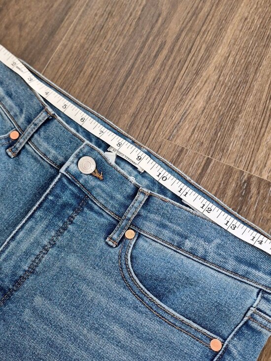 💙 Sofia Vergara Melissa Flare High Rise Denim Jeans Size 10 Flattering Stretch - Picture 2 of 7